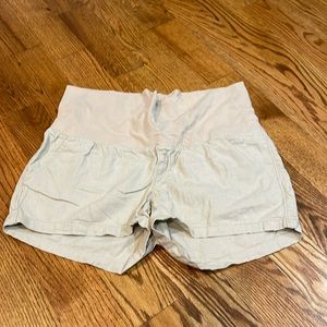Old Navy Brand Women’s Maternity Shorts. Size S/P. Excellent Condition.